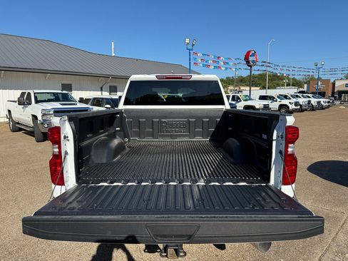Used 2024 Chevrolet Silverado 2500 LT image 8
