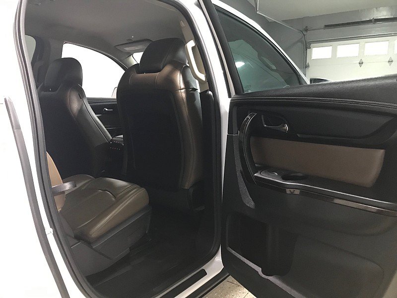 Used 2016 GMC Acadia SLT FWD image 17