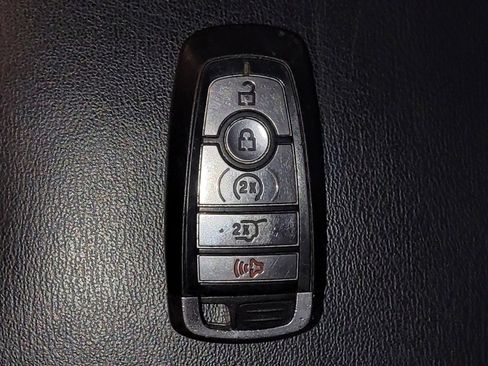 Used 2019 Ford Explorer XLT w/ Equipment Group 202A AWD/4WD image 32
