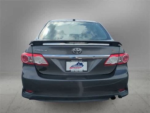 Used 2011 Toyota Corolla S image 7