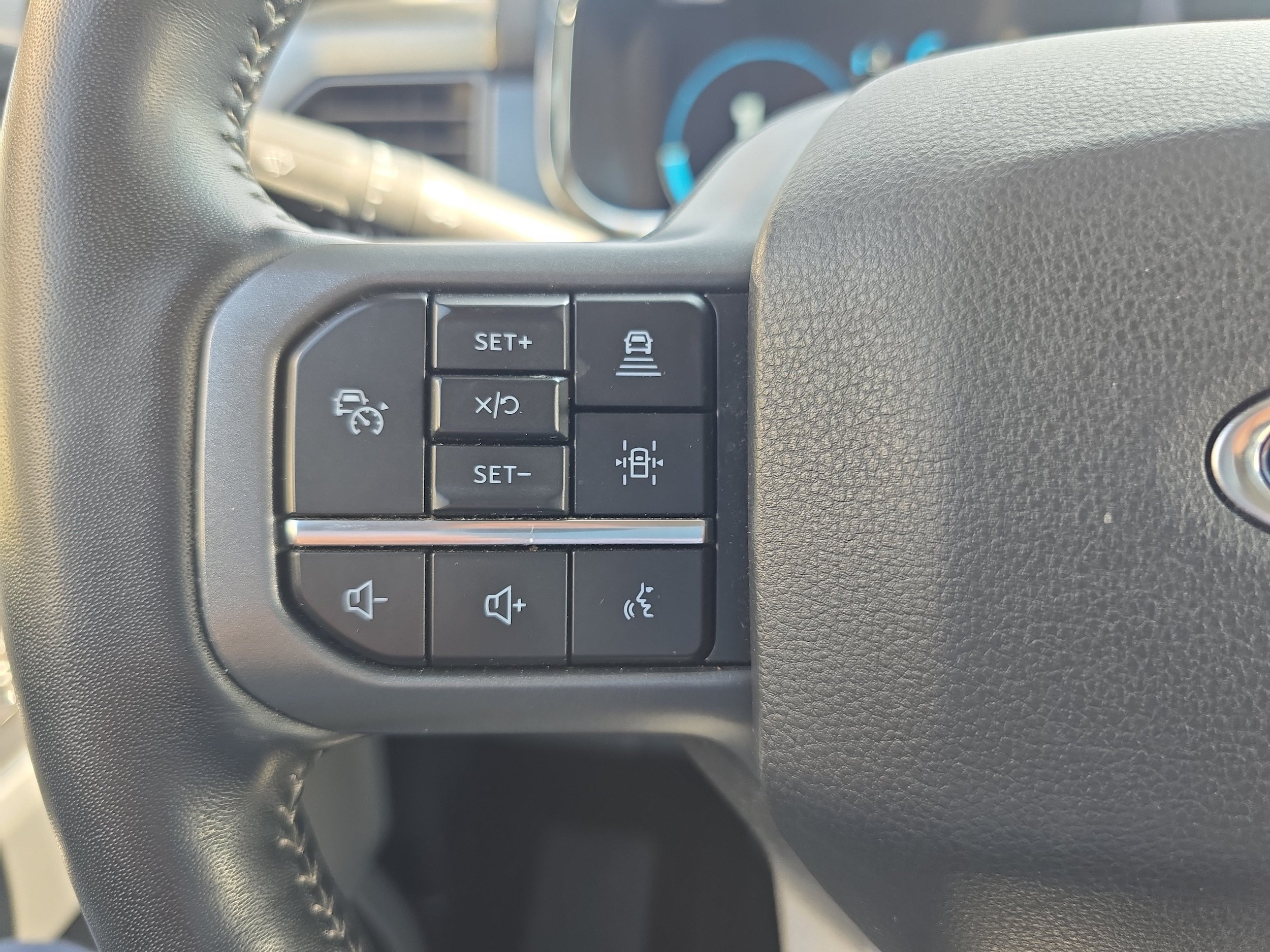 Used 2022 Ford F150 Lariat w/ Equipment Group 502A High AWD/4WD image 17