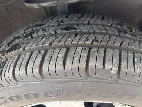 Used 2010 Toyota RAV4 Base 4x4 4dr SUV image 10