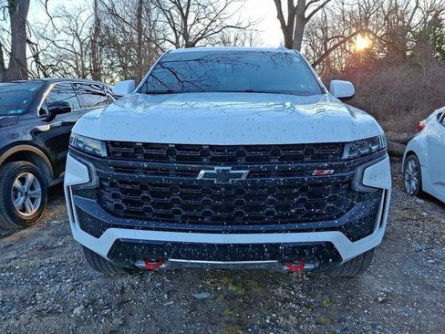 Used 2023 Chevrolet Tahoe Z71 w/ Luxury Package image 2