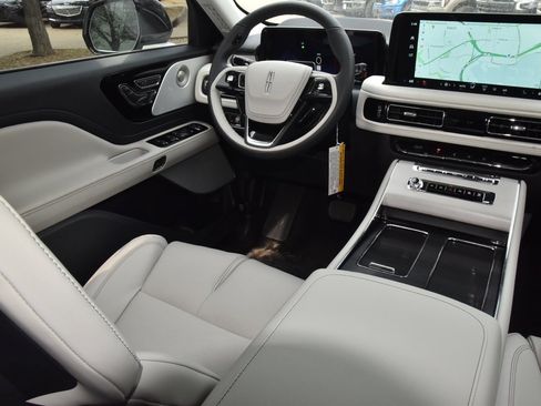 New 2026 Lincoln Aviator Reserve image 16