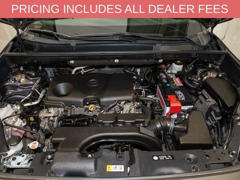 Used 2021 Toyota RAV4 LE AWD/4WD image 17