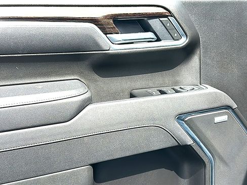 Used 2025 GMC Sierra 1500 Elevation w/ Elevation Premium Package image 17