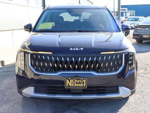 Used 2025 Kia Carnival LXS image 2