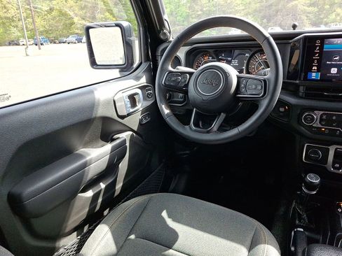Used 2024 Jeep Wrangler Sport AWD/4WD image 15