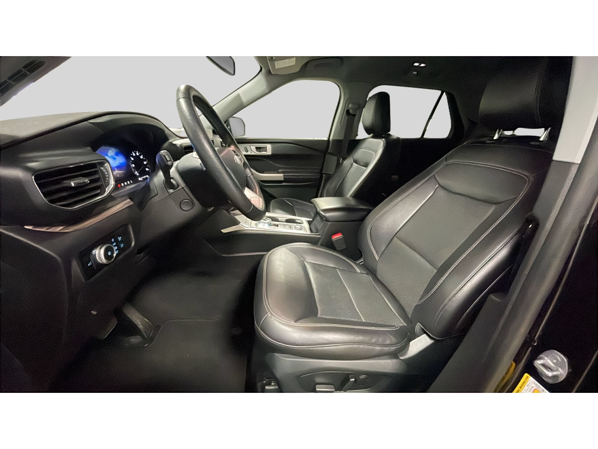 Used 2023 Ford Explorer Limited w/ Equipment Group 301A AWD/4WD image 12