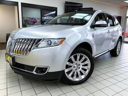 Used 2014 Lincoln MKX FWD w/ Equipment Group 102A image 1