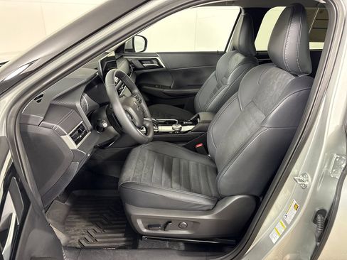 Used 2026 Mitsubishi Outlander SE FWD image 28