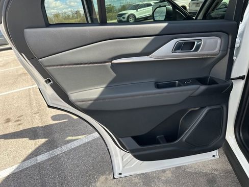 New 2026 Ford Explorer Active image 32