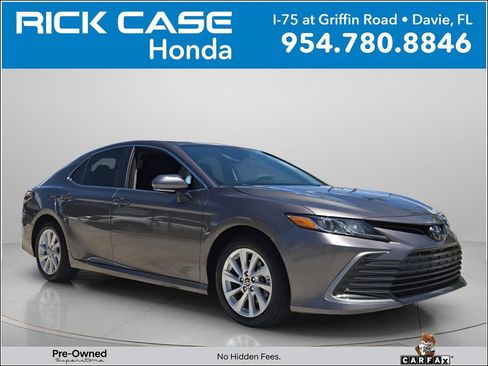 Used 2024 Toyota Camry LE w/ Convenience Package FWD image 1