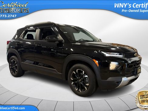 Used 2021 Chevrolet TrailBlazer LT w/ Convenience Package FWD image 3