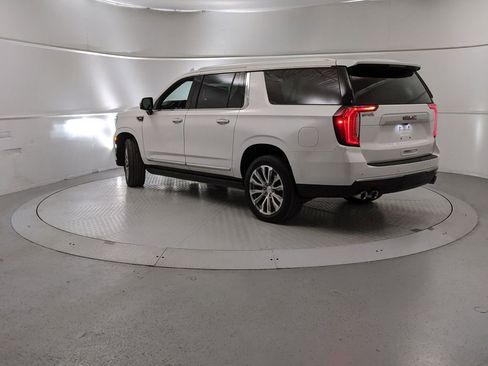 Used 2021 GMC Yukon XL Denali w/ LPO, Illumination Package image 4