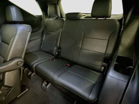 Used 2025 Chevrolet Traverse LT AWD/4WD image 30