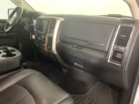 Used 2019 RAM 1500 Laramie AWD/4WD image 28