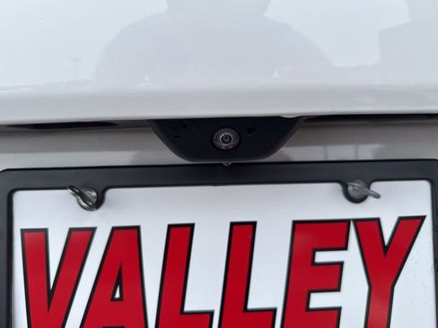 Used 2024 Jeep Grand Cherokee Laredo X image 12