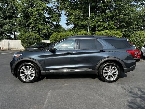 Certified 2023 Ford Explorer XLT w/ Equipment Group 202A AWD/4WD image 8