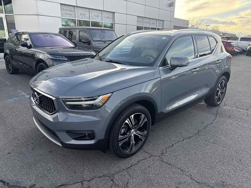 Used 2020 Volvo XC40 T5 Inscription w/ Protection Package Premier image 2