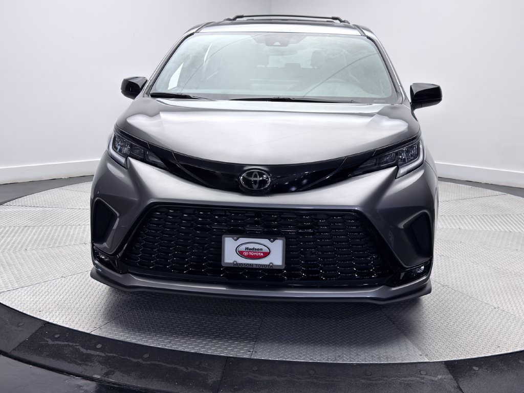 Used 2026 Toyota Sienna XSE AWD/4WD image 2