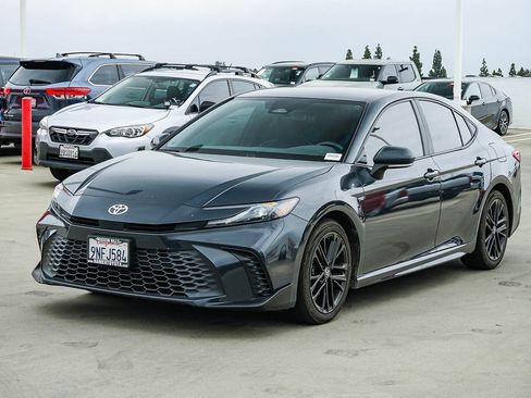 Certified 2025 Toyota Camry SE FWD image 6
