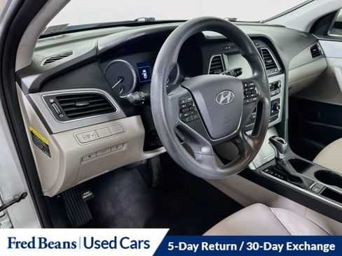 Used 2017 Hyundai Sonata SE FWD image 13