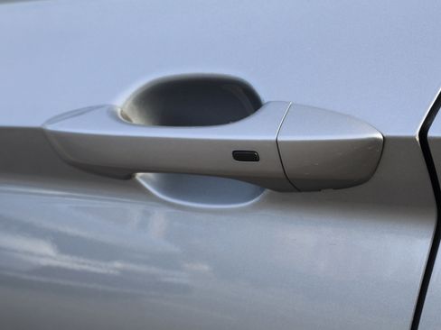 Used 2024 Volkswagen Jetta SE w/ Panoramic Sunroof Package image 18