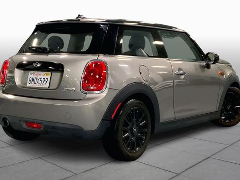 Used 2017 MINI Cooper 2-Door Hardtop image 12