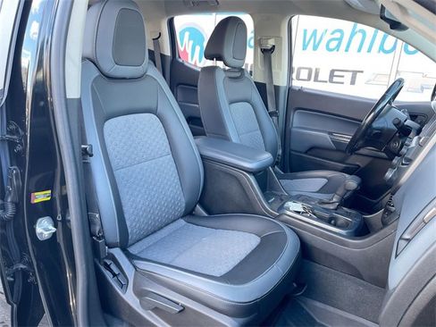 Used 2021 Chevrolet Colorado Z71 w/ Z71 Midnight Edition image 24