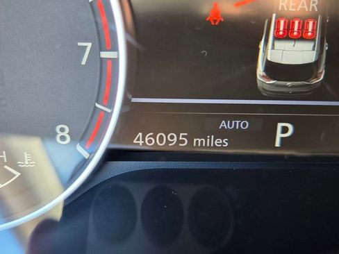 Used 2023 Nissan Rogue SV image 31