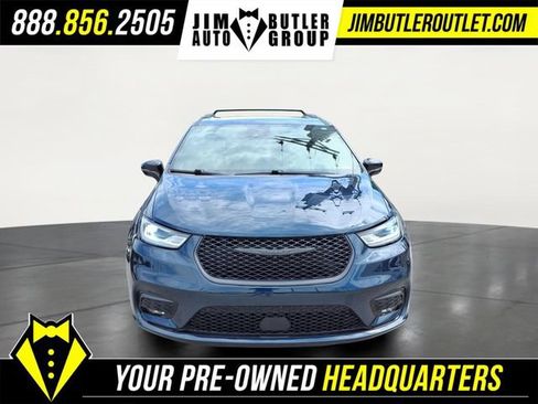 Used 2025 Chrysler Pacifica Limited FWD image 17