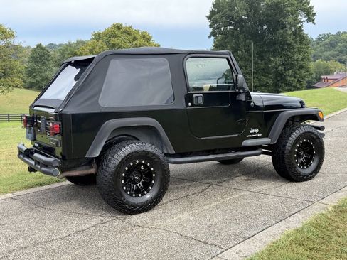 Used 2004 Jeep Wrangler 4WD image 12