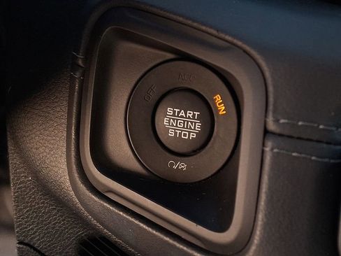 Used 2024 Jeep Wrangler Unlimited Rubicon AWD/4WD image 23