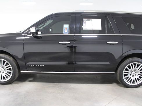 Used 2023 Ford Expedition Max Platinum image 6