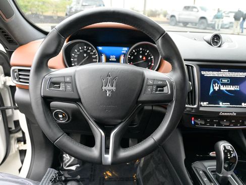 Certified 2018 Maserati Levante image 21