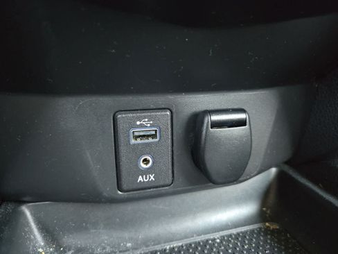 Used 2017 Nissan Rogue S FWD image 27