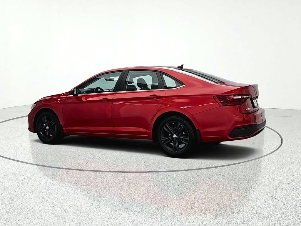 Used 2023 Volkswagen Jetta SE w/ Panoramic Sunroof Package FWD image 4
