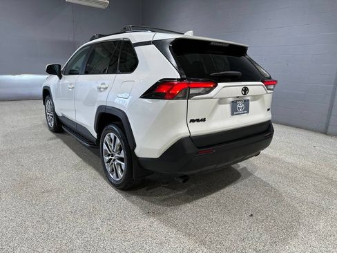 Used 2022 Toyota RAV4 XLE Premium FWD image 6