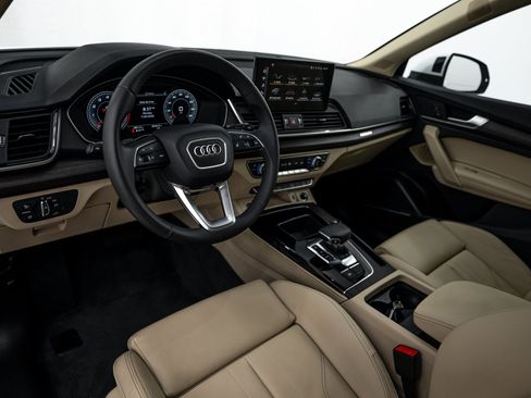 Certified 2024 Audi Q5 2.0T Premium Plus AWD/4WD image 9