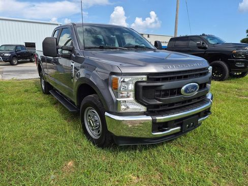 Used 2021 Ford F250 XL w/ Power Equipment Group RWD image 3