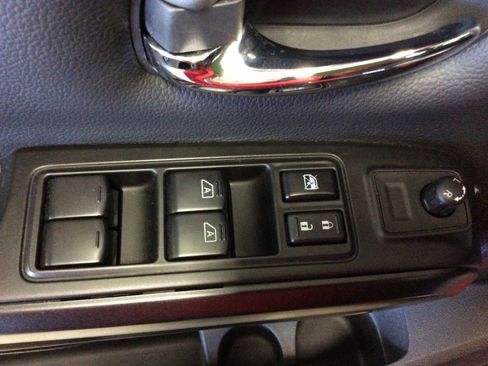 Used 2024 Nissan Titan PRO-4X w/ Pro-4x Utility Package image 16