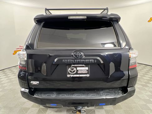Used 2022 Toyota 4Runner SR5 Premium w/ Moonroof Package AWD/4WD image 4
