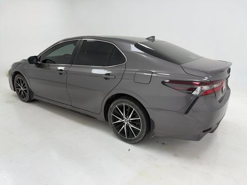 Used 2023 Toyota Camry SE w/ Convenience Package image 6
