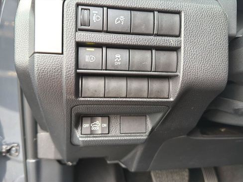 Certified 2025 Toyota Tacoma SR5 AWD/4WD image 19