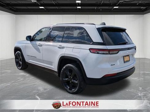 Certified 2024 Jeep Grand Cherokee Altitude AWD/4WD image 3
