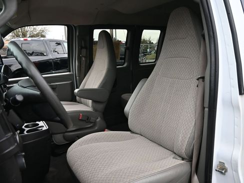 Used 2020 Chevrolet Express 3500 LT w/ LT Preferred Equipment Group image 10