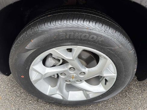 Certified 2024 Chevrolet Trax LS w/ LS Convenience Package FWD image 32