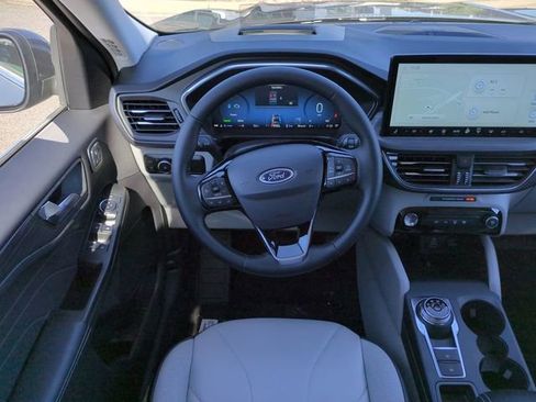 Used 2025 Ford Escape SE w/ PHEV Premium Package FWD image 16