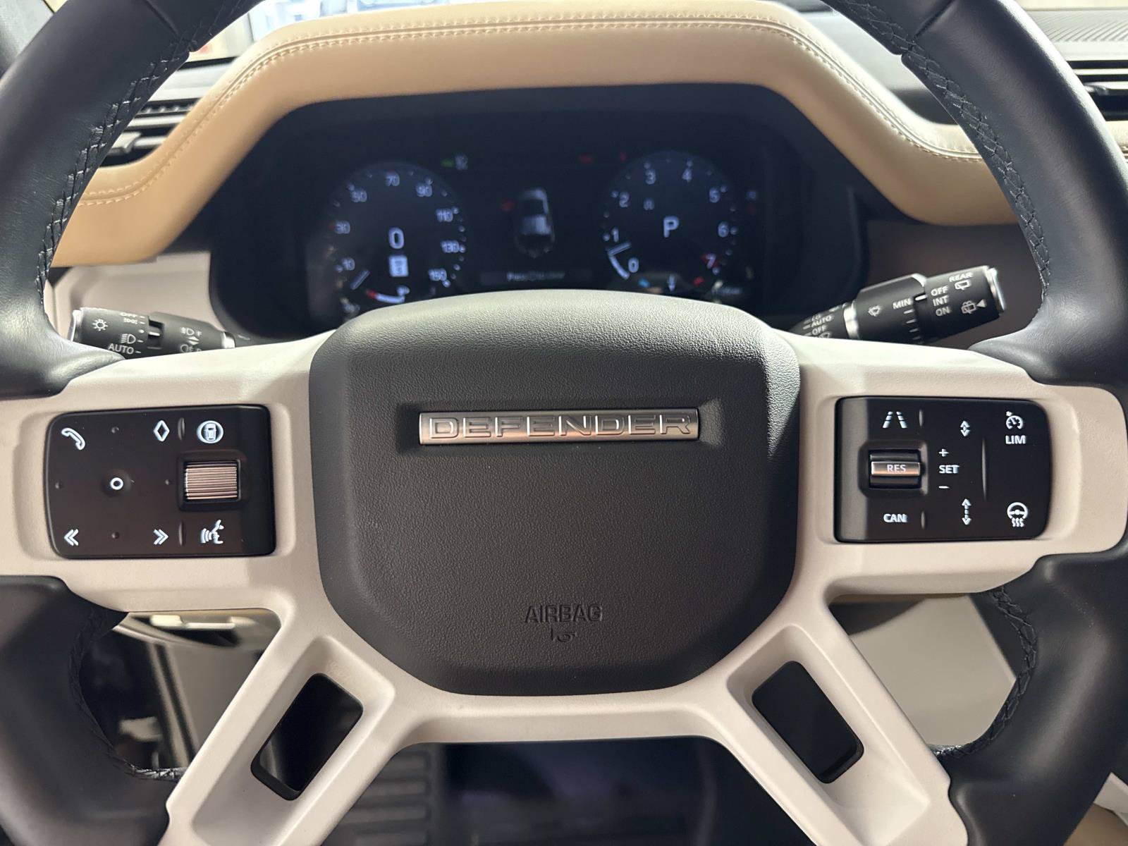 Used 2026 Land Rover Defender 110 X-Dynamic SE AWD/4WD image 29
